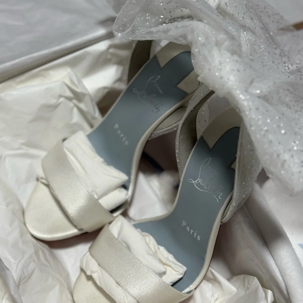 Christian Louboutin Crepe Satin Tulle
Sandale Du Desert 100 Ankle Wrap Sandals - Picture 3 of 5